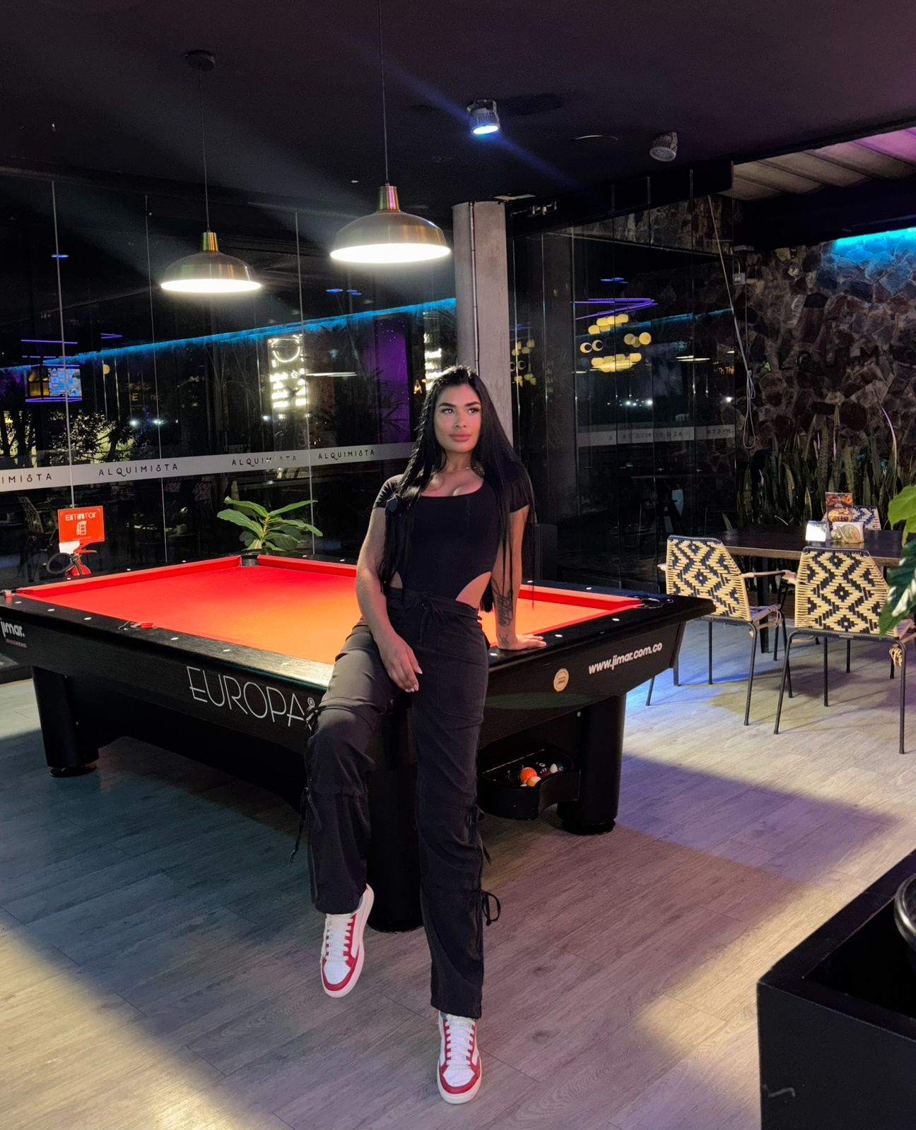 Escort - BUGATTI - Ibiza Tops